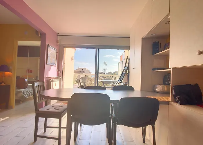 Bel F2 Avec Garage, Proche Et Port, Grande Terrasse Ensoleillee - Fr-1-715-80 Apartmán
