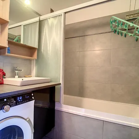 Daire Bel F2 Avec Garage, Proche Et Port, Grande Terrasse Ensoleillee - Fr-1-715-80 *