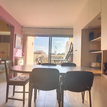 Bel F2 Avec Garage, Proche Et Port, Grande Terrasse Ensoleillee - Fr-1-715-80 Daire
