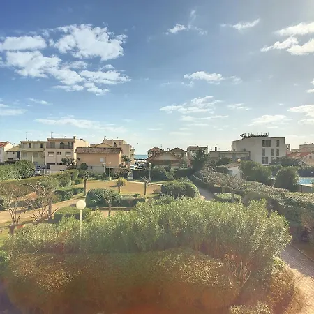 Bel F2 Avec Garage, Proche Et Port, Grande Terrasse Ensoleillee - Fr-1-715-80